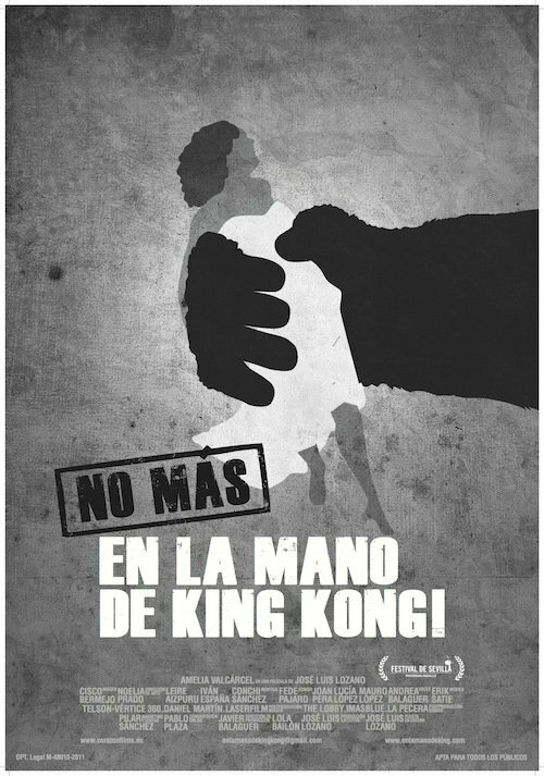 En la mano de King Kong (2011) постер