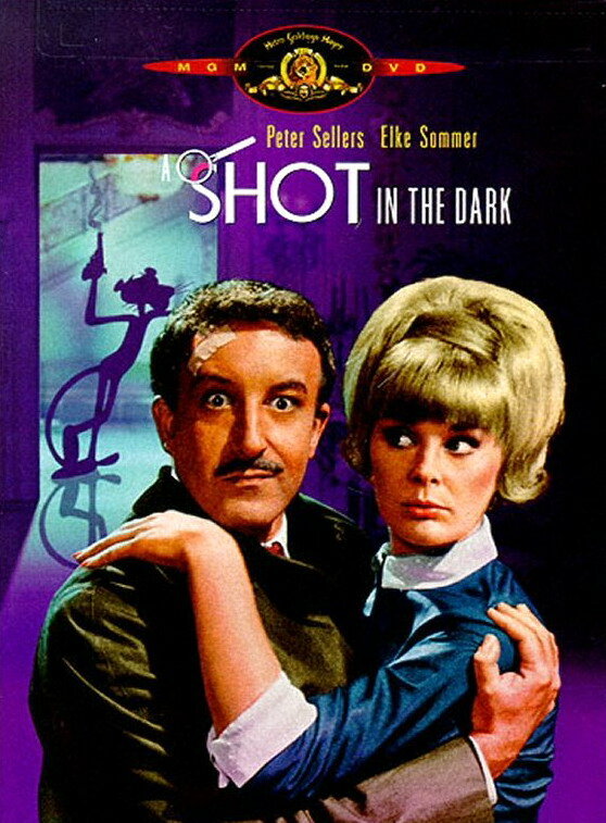 Выстрел в темноте (1964) постер
